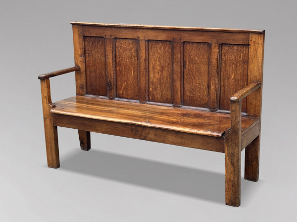18TH CENTURY GEORGIAN OAK & ELM VERNACULAR SETTLE, C1770