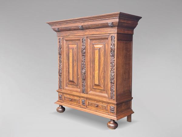 19TH CENTURY ROSEWOOD CABINET IN THE RENAISSANCE STYLE, C1850