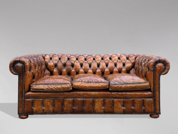 19TH CENTURY VICTORIAN BROWN LEATHER 3-SEATER CHESTERFIELD, C1880
