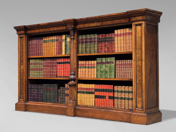 19TH CENTURY WILLIAM IV PERIOD BURR WALNUT LOW OPEN BOOKCASE, C1840