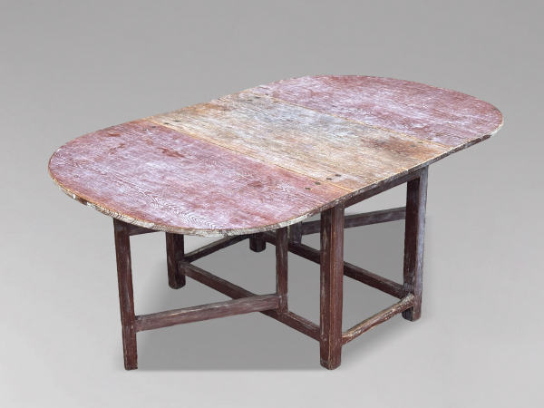 EARLY 19TH CENTURY SWEDISH PAINTED DROP-LEAF DINING TABLE, C1810