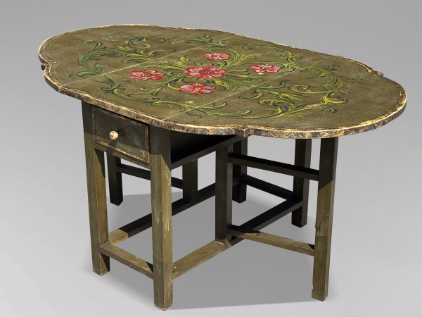 EARLY 20TH CENTURY ITALIAN GREEN PAINTED DROP-LEAF TABLE