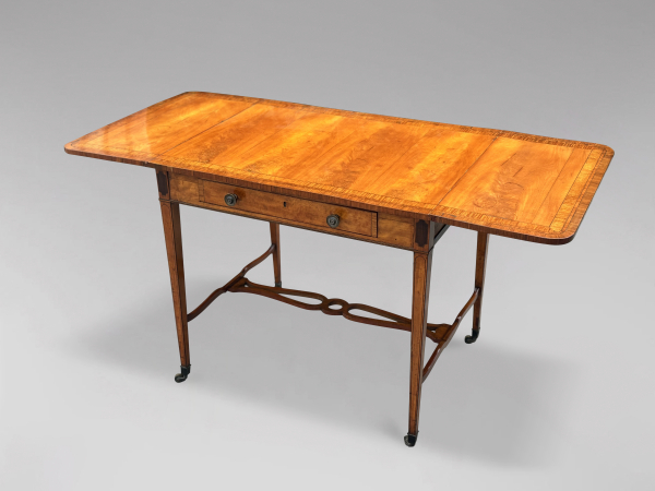 18TH CENTURY GEORGE III SHERATON PERIOD SATINWOOD SOFA TABLE, C1790