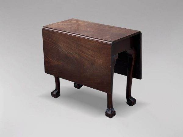 UNTOUCHED 18TH CENTURY GEORGE II MAHOGANY DROP-LEAF TABLE, C1760